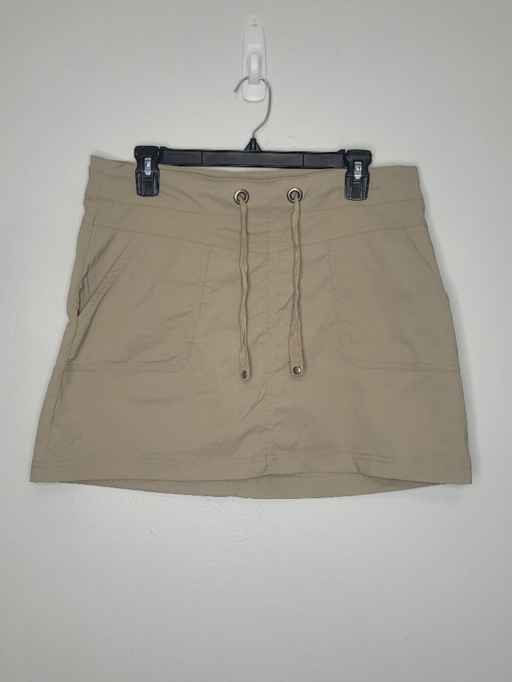 Prana Bliss Skirt in khaki short mini drawstring outdoor skirt size medium